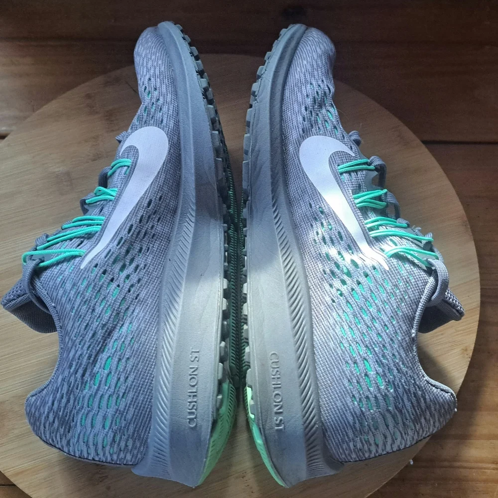 Nike Zoom Winflo 5 Running Shoes Women's Size 6 Gray Green Sneakers AA7414-003